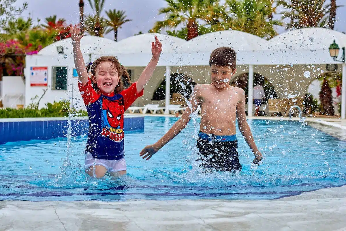 famille piscine