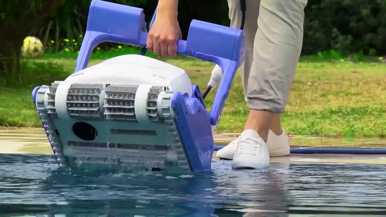 de piscine 5 marques à découvrir pour nettoyer sa piscine