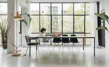 Pieds de table en métal : solidité et raffinement au rendez-vous !